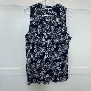 Violet + Claire Navy Blue White dressy tank Size: Medium